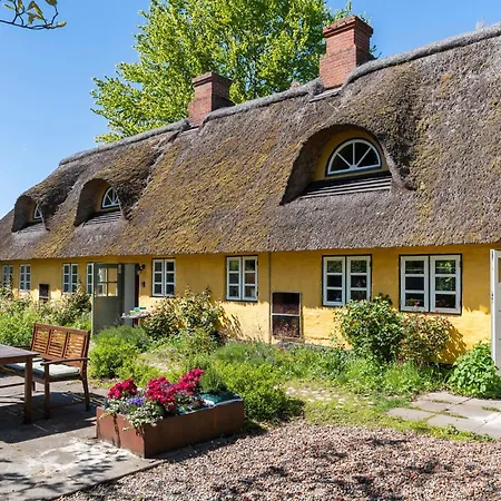 Hébergement de vacances Stunning In With Kitchen